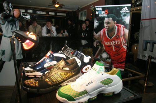 场边看球 场边看球